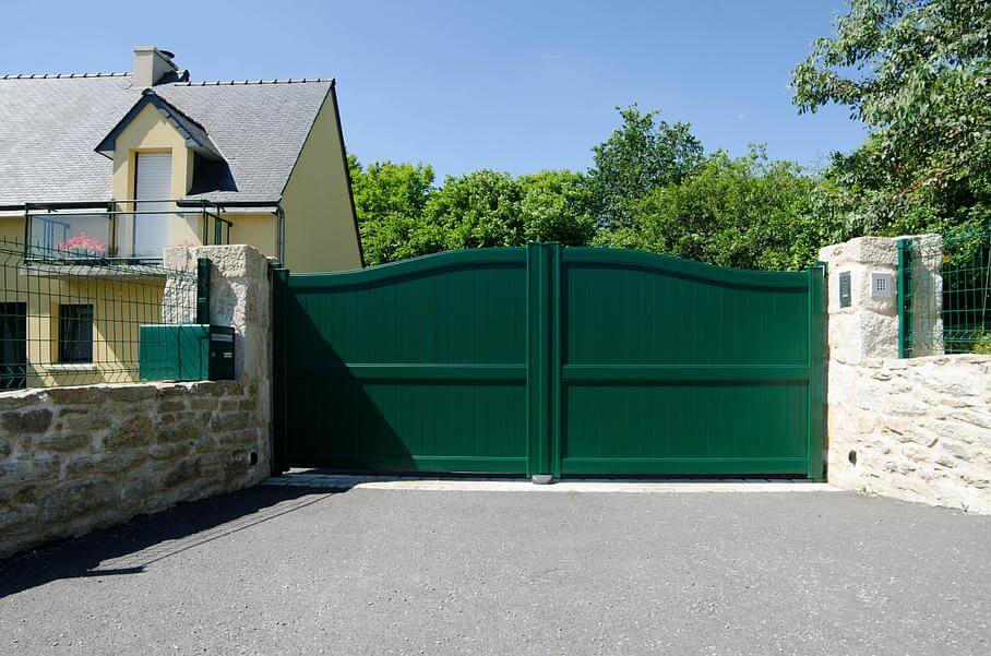 Espace confort 2000, pose de portail à la Roche sur Yon en Vendée