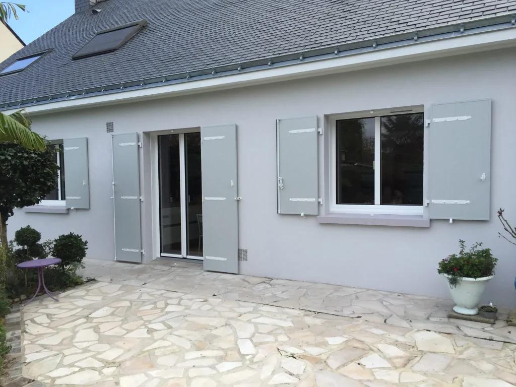 Réalisation d'une pose de fenêtre par Espace Confort 2000